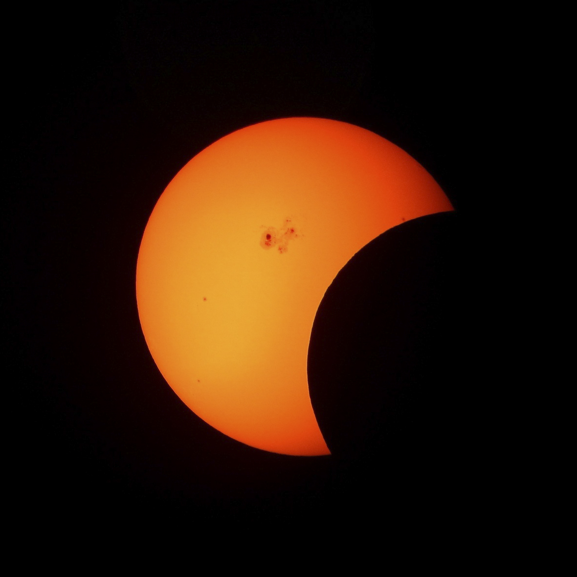 Příklad částečného zatmění Slunce<BR>Foto: archiv Muzea Říčany <BR>